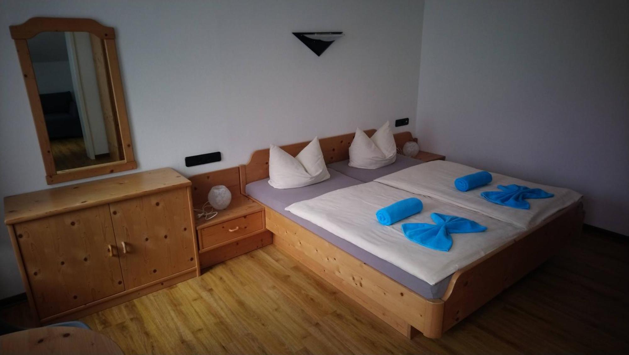 Hotel Waldhaus Romhild Extérieur photo
