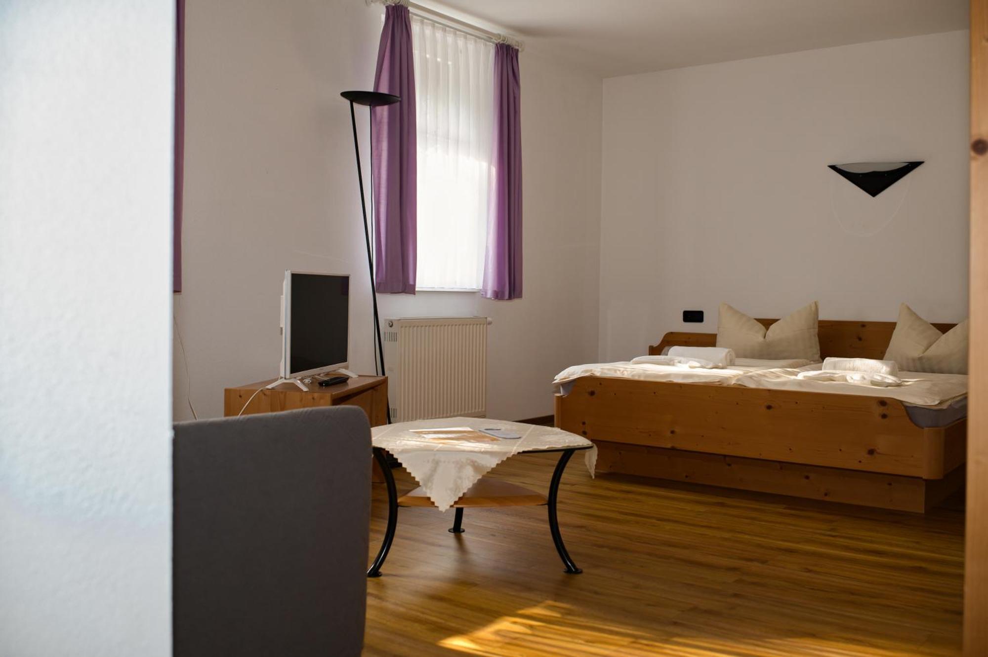 Hotel Waldhaus Romhild Extérieur photo