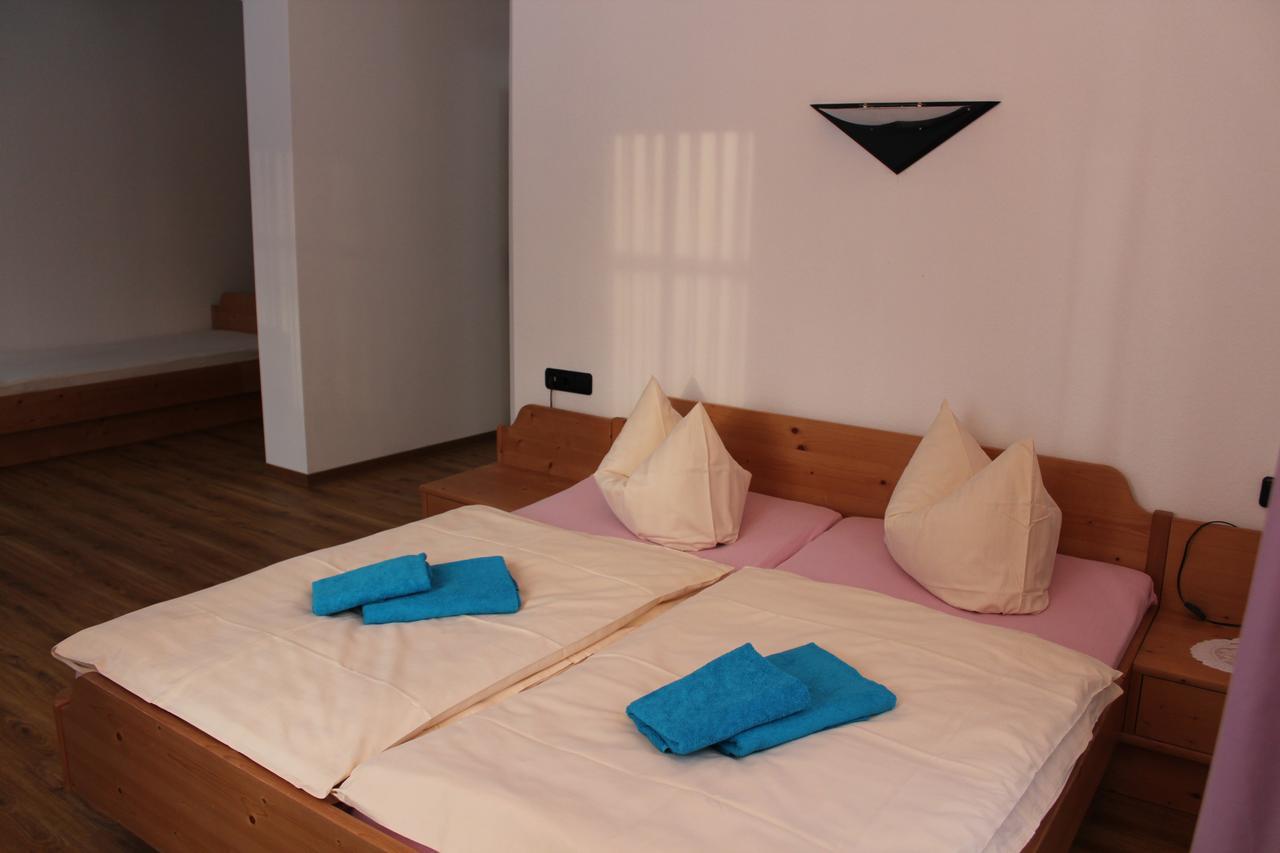 Hotel Waldhaus Romhild Extérieur photo